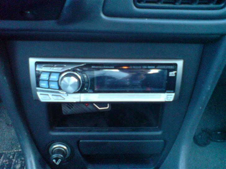 Toyota Celica 2,0 GTi *Solgt* - Alpine CDA-9855R billede 9