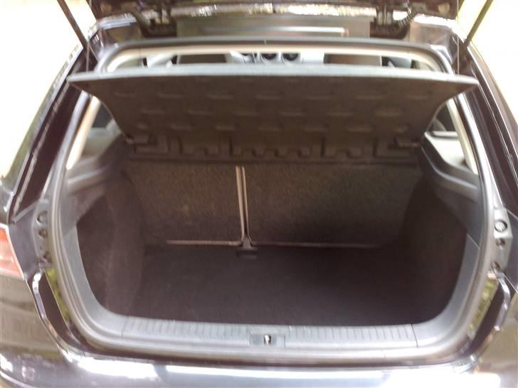 Seat Ibiza (solgt) - Lige akkurat IKKE stort nok til 4 vinterdaek. billede 2