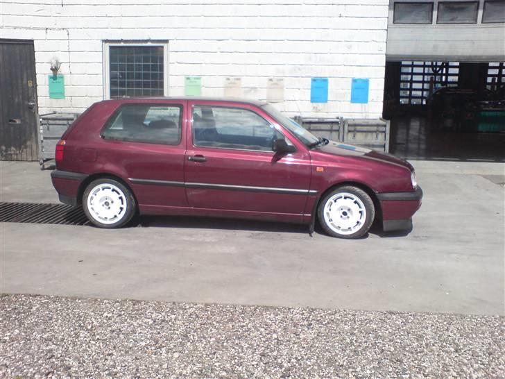 VW golf 3 - Så kom der pirelli på.. jes  billede 1