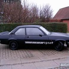 Opel Ascona B 2,4