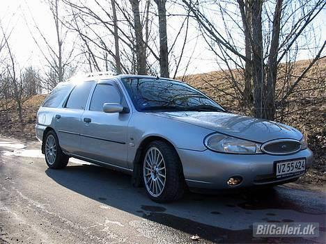 Ford Mondeo 2,5 V6 St.car. (Solgt) - Med 17" fælge billede 2