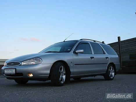 Ford Mondeo 2,5 V6 St.car. (Solgt) - Med 16" fælge billede 4