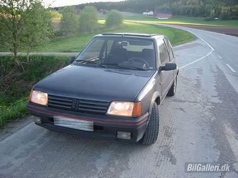 Peugeot 205 GTi 1.6 billede 3