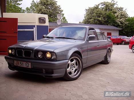 BMW 525 * SOLGT* - udenfor værkstedet 2.gang maling billede 4