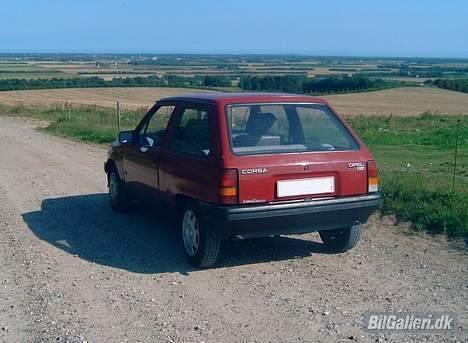Opel Corsa 1.0 LS billede 2
