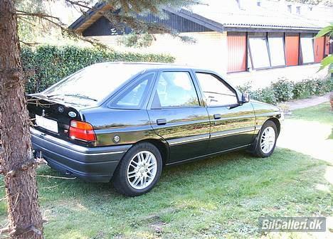 Ford Escort 1,8i CLX - Med nye org Ford alu-fælge billede 6