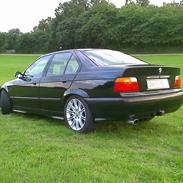 BMW 320i E36