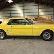 Ford Mustang hardtop "momse"