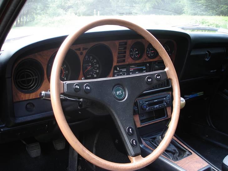 Toyota Celica 2000 Liftback - Interiøret er meget velholdt, selv efter 35 år, alle instrumenter & funktioner virker billede 4