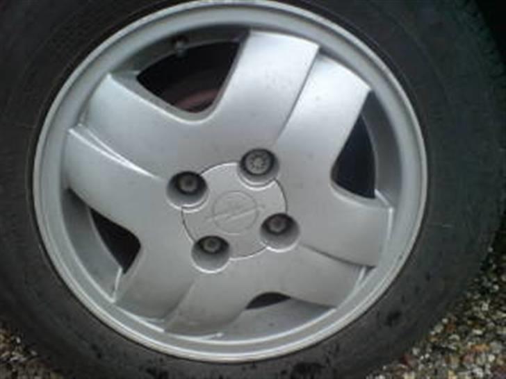 Opel Vectra - Ikke lige min stil men de sad på da jeg fik den. billede 9