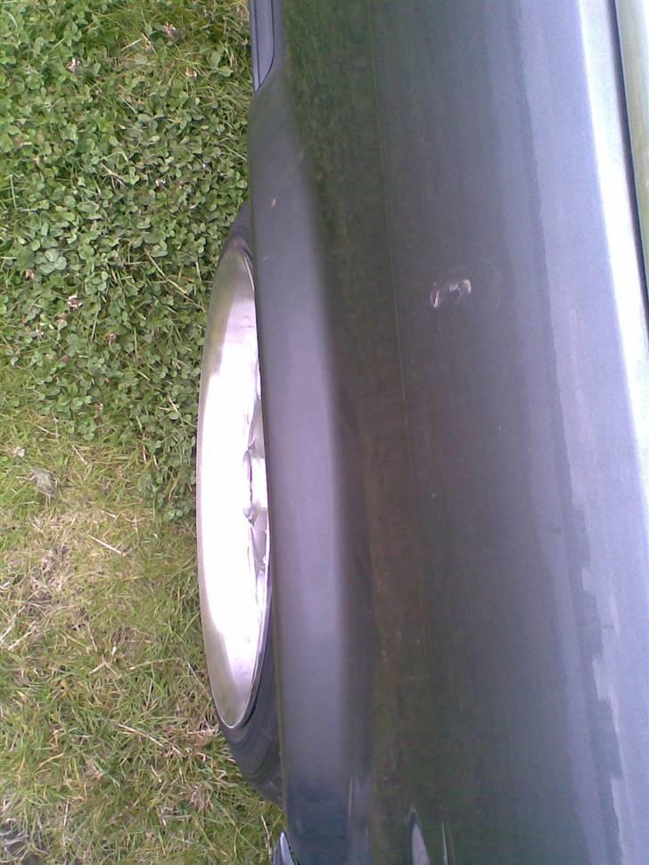 BMW E30 320i  - Efter sænkning / ny front / solfilm 35% lysgennemgang / sorte nyre / tonet front blink.. billede 12