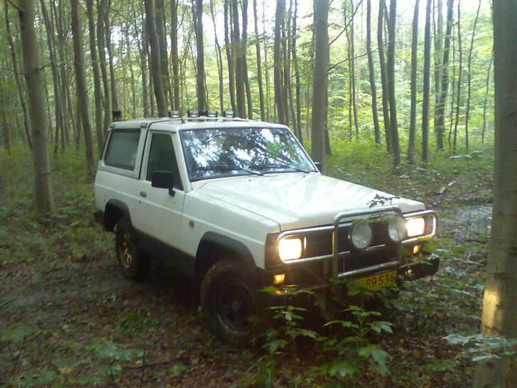 Nissan Patrol - Så har den lige fået plader på. Har stadig cykelhjulene på fra da jeg var til syn! hehe billede 9