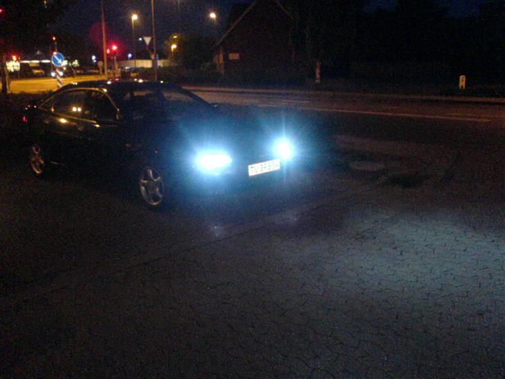 Mazda 323F  billede 1