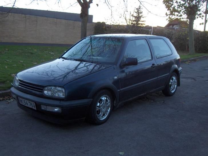 VW Golf 3 CL  - Flere billeder efter den er gjort klar til vinteren og sommerfælgerne er røget af billede 8