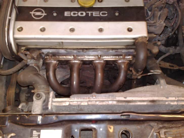 Opel Astra F      - banan fra en kadett 2.0 16v.. der er lavet ny flange...  billede 14