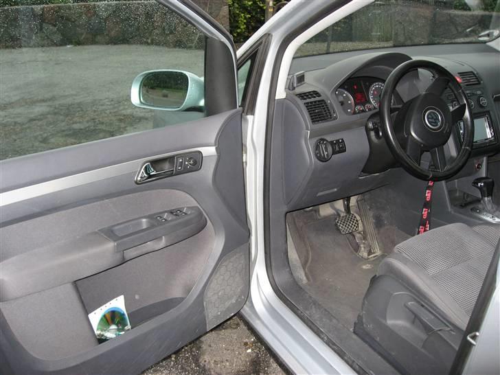 VW Touran TDI DSG § Solgt § - virkelig lækker kabine billede 7