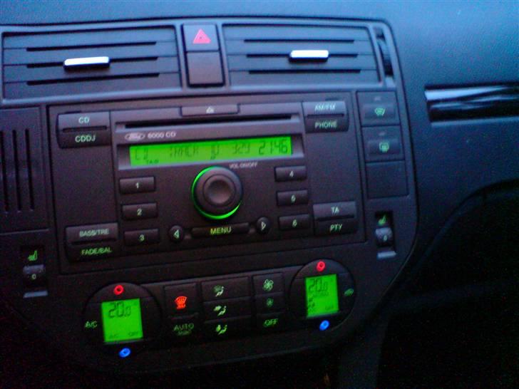 Ford Focus C-MAX GHIA.. - Standard afspilleren.. Spiller faktisk helt fint.. billede 14