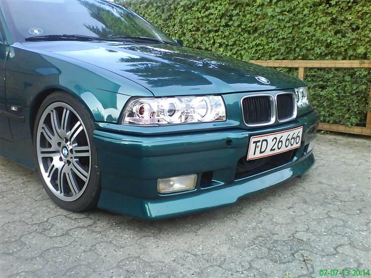 BMW E36 SOLGT - Så kom den nye Rieger Infinity for kofanger på, og de nye lygter med xenon;-) Nyt skridt er speciel bag kofanger og side skørter og boseblik i hjelmen. billede 16