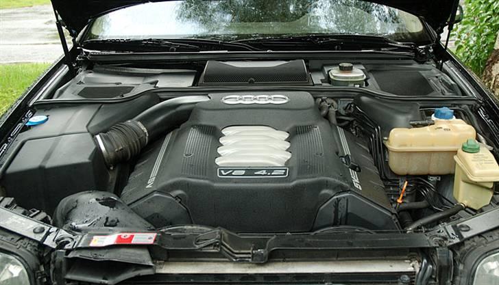 Audi A8  4,2 Quattro billede 8