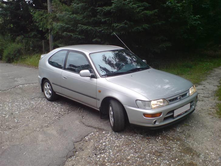 Toyota Corolla 1.3 XLi - SOLGT billede 2