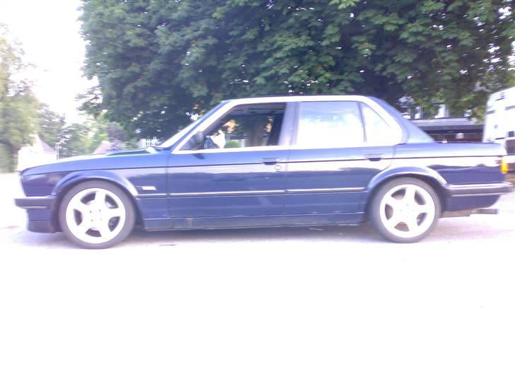 BMW E30 320i 'Byttes til touring' billede 8