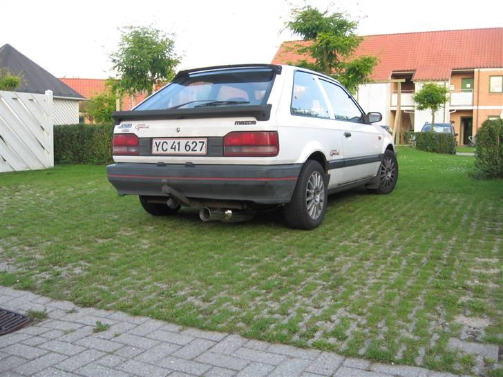 Mazda 323 BF *Skrottet* billede 13
