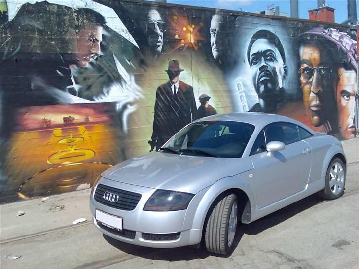 Audi TT Coupé [SOLGT] - Faldt lige over en fed baggrund, så det skulle da udnyttes billede 11