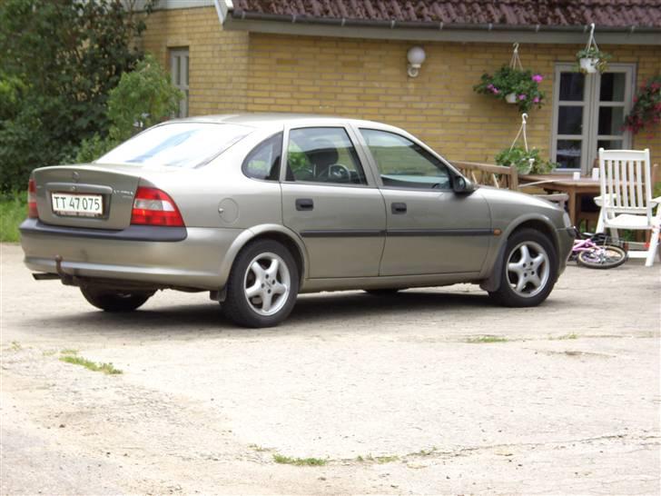 Opel vectra 1,7 TD (SOLGT) billede 4