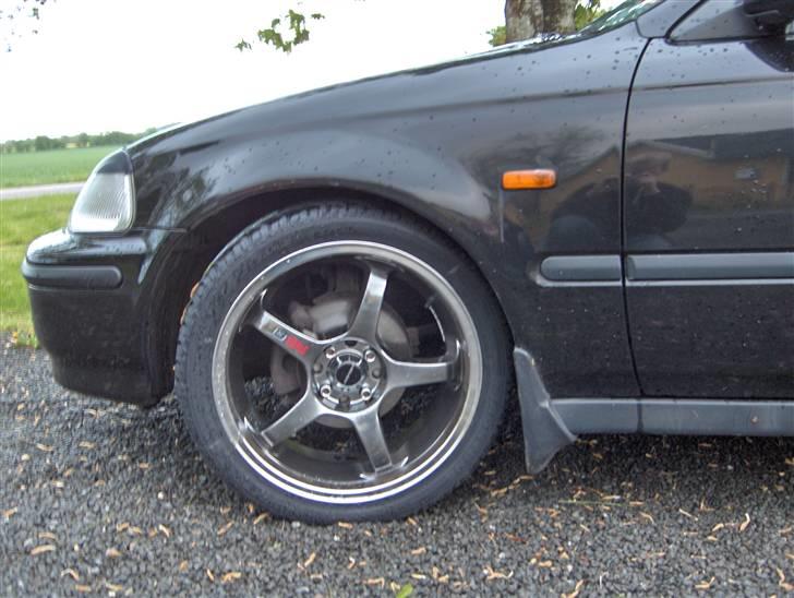 Honda Civic EJ9 1,4 iS *Solgt* - Venstre forhjul set lige for. billede 18