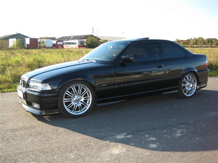 BMW E36 325i Coupé SOLGT billede 1