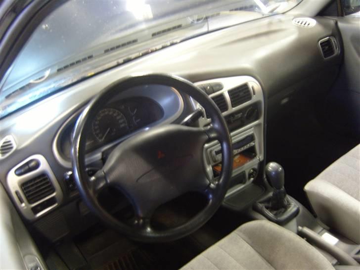 Mitsubishi Colt 1.6 GLXI Bullet  DØD - inden i den :) billede 4