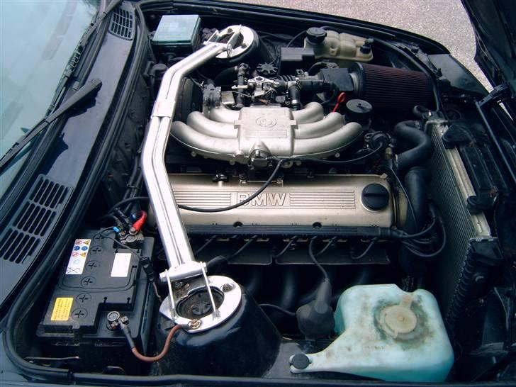 BMW 320I SOLGT billede 5