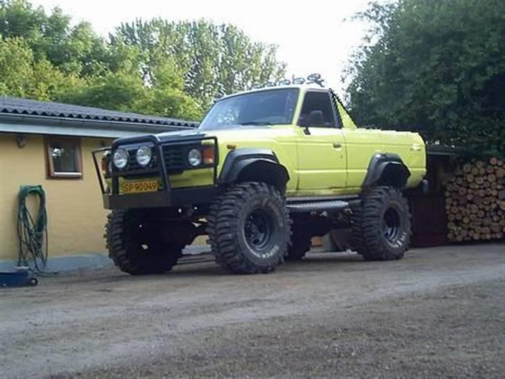 Toyota  HJ60 ½ Pickup ..solgt  - lånt billed og har så lavet den lidt om som jeg gerne vil have den...  men såden blev det ikke billede 10