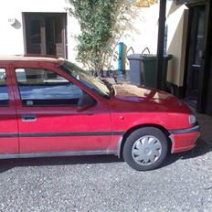 Opel vectra 1,8i