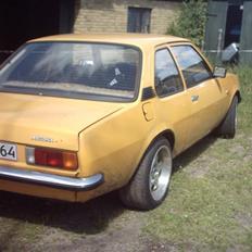 Opel ascona b