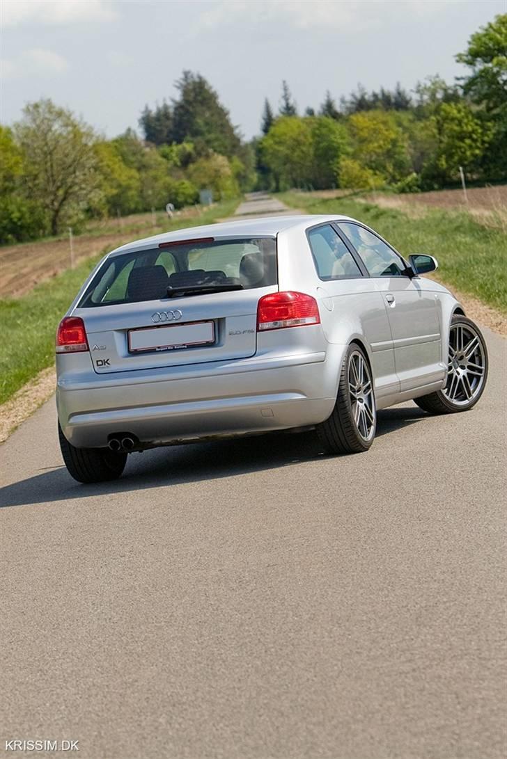 Audi A3 2.0 FSI SOLGT - Billede taget af www.krissim.dk billede 4