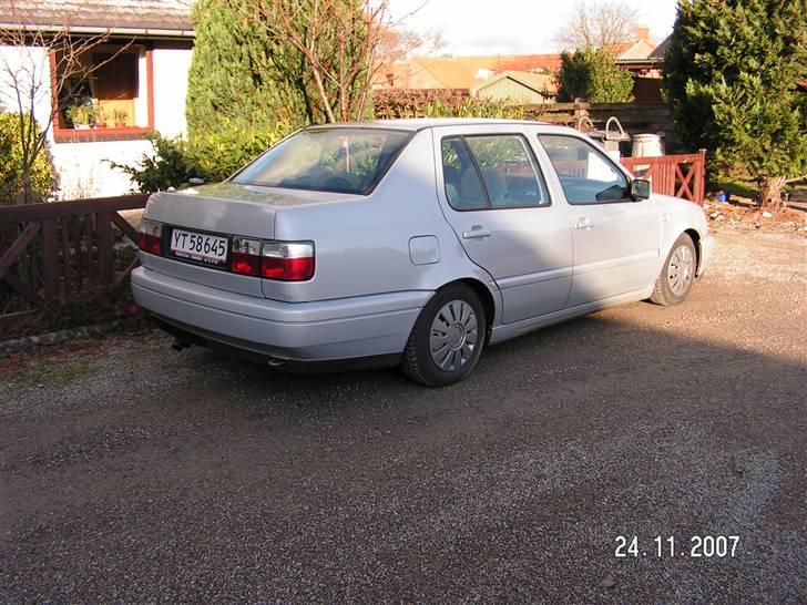 VW Vento 1,8 GL billede 2