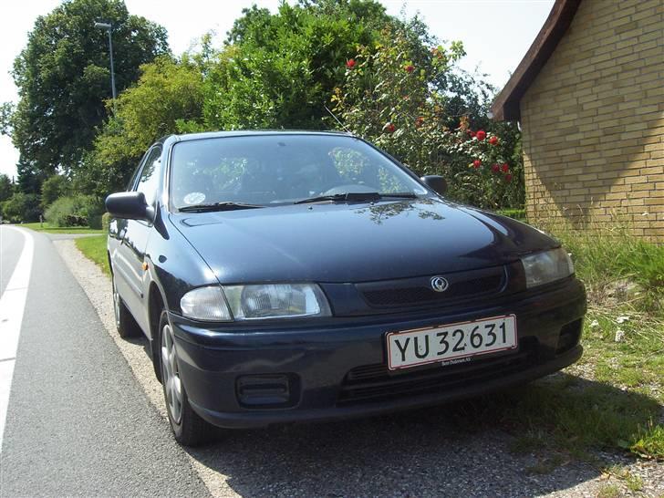 Mazda 323 - det er så min nye Mazda billede 1
