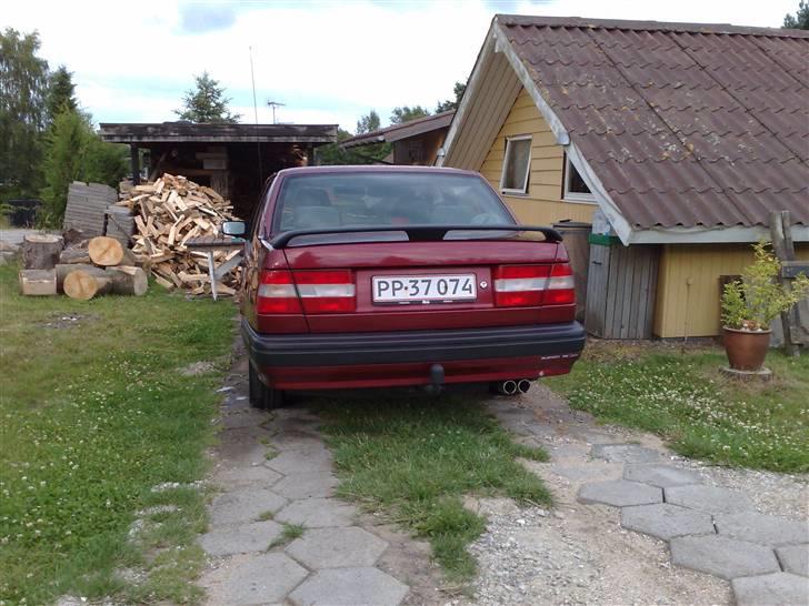 Volvo 940 - røven med de hvide blinkers og original vinge billede 2