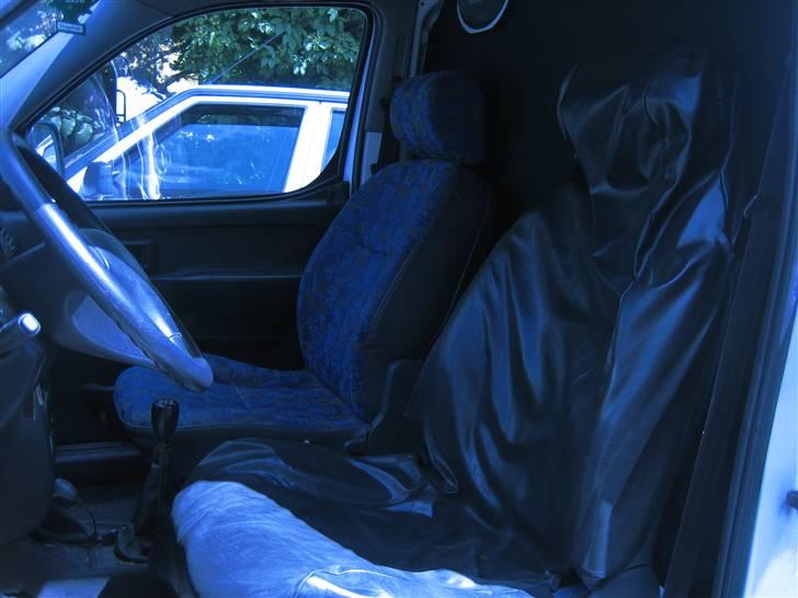 Peugeot Partner. Total skadet billede 5