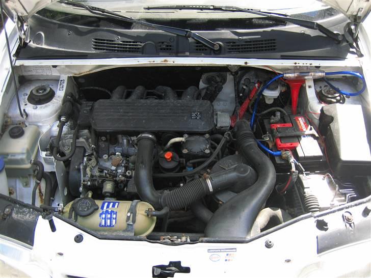 Peugeot Partner. Total skadet - Den stor vilde motor. Har fået nyt strøm kabel til anlæget siden. 50mm2 billeder kommer snart. billede 6