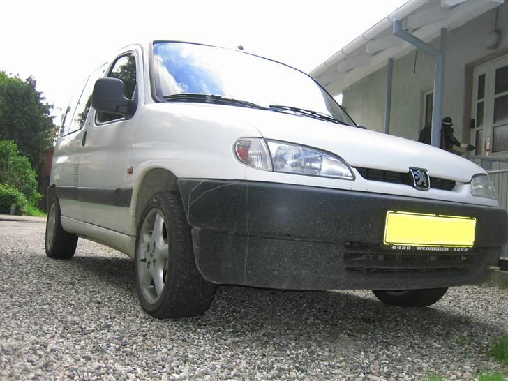 Peugeot Partner. Total skadet billede 7