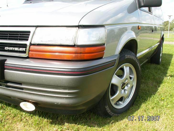 Chrysler Voyager SE van SOLGT billede 2