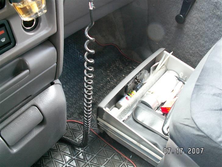 Chrysler Voyager SE van SOLGT - skuffe med lås billede 17