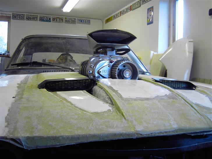 Ford Capri - de første lag fiber er lagt billede 9
