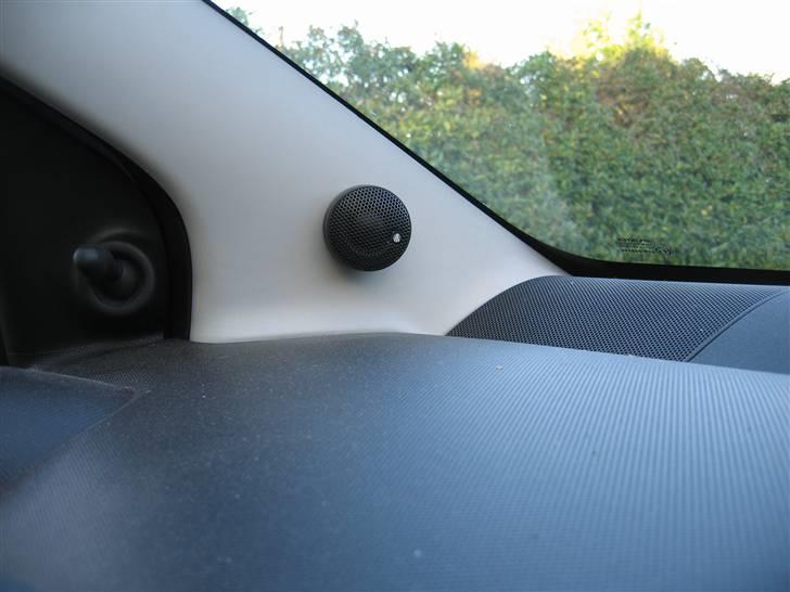 Peugeot 107  {SOLGT} - Rainbow diskant med mellemtone bag gitter billede 4