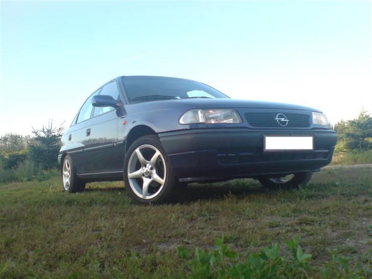 Opel astra f sedan  -AFLIVET- - nyt billede 2