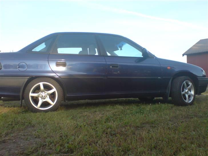 Opel astra f sedan  -AFLIVET- - nyt billede 3