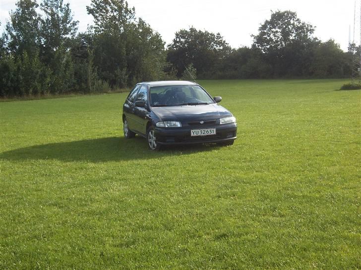 Mazda 323 billede 11