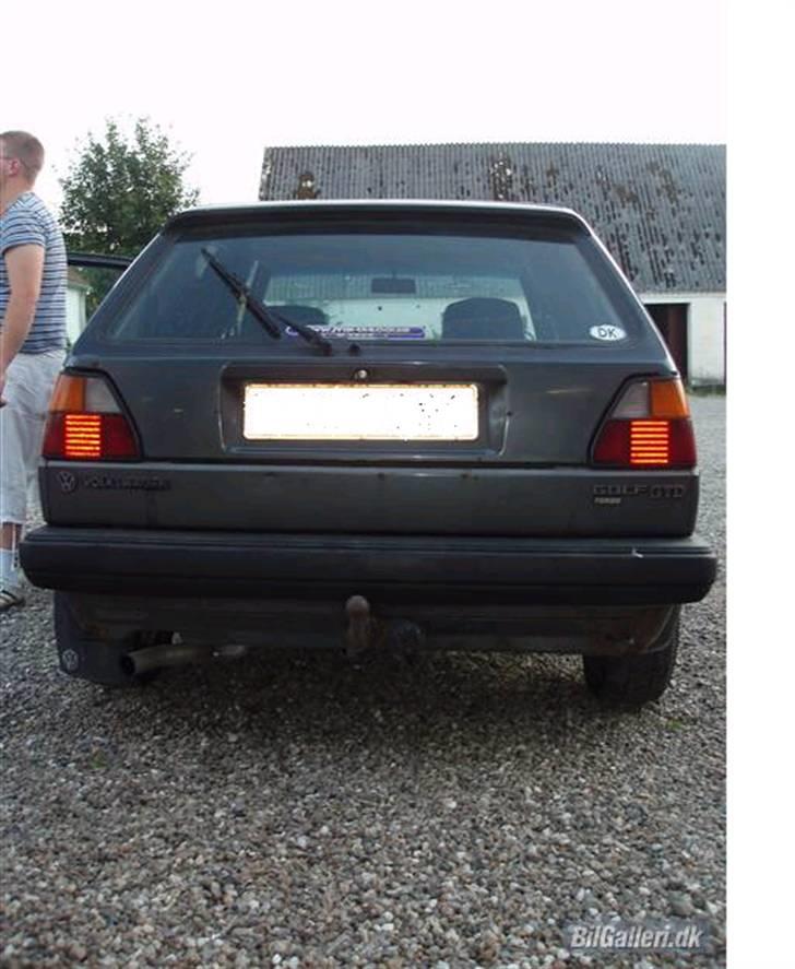 VW Golf 2 1.6 GTD (solgt) - ja røven af min bil. bag ruden blir snart tonet billede 5